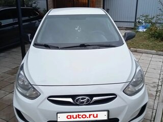 2012 Hyundai Solaris I, белый, 850000 рублей, вид 1