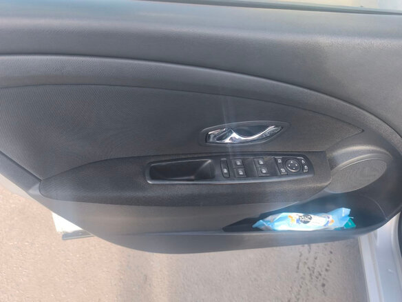 2014 Renault Fluence I Рестайлинг, серебристый, 800000 рублей - вид 9