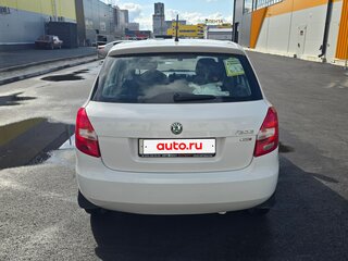 2012 Skoda Fabia II Рестайлинг, белый, 750000 рублей, вид 5
