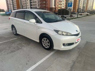 2010 Toyota Wish II, белый, 1300000 рублей, вид 3