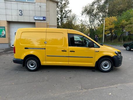 2019 Volkswagen Caddy Maxi IV, жёлтый, 2150000 рублей, вид 2