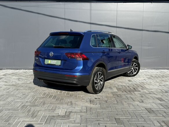 2018 Volkswagen Tiguan II, синий, 1750000 рублей - вид 1