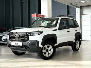 2026 Lada (ВАЗ) Niva Travel I Рестайлинг, белый, 1622000 рублей, вид 1