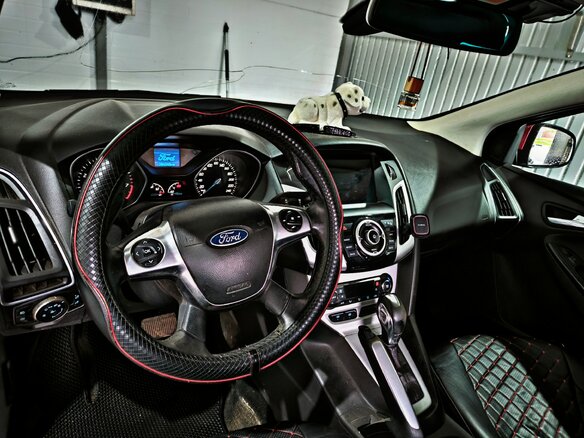 2012 Ford Focus III, красный, 720000 рублей - вид 10