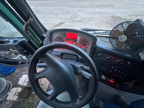 2003 MAN 18, зелёный, 1350000 рублей - вид 12