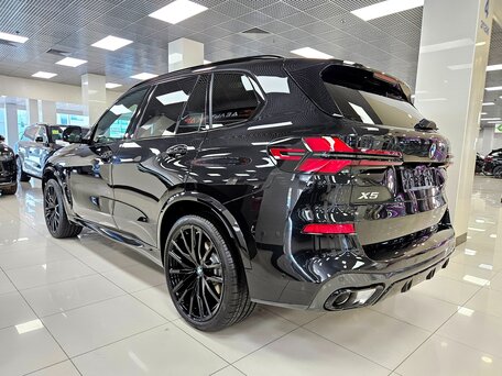 2026 BMW X5 40d IV (G05/G18) Рестайлинг, чёрный, 15750000 рублей, вид 4