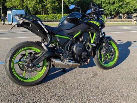 2021 Kawasaki Z 650, зелёный, 700000 рублей, вид 4