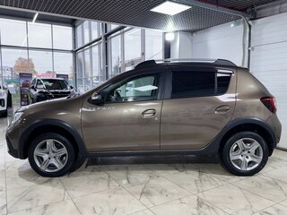 2020 Renault Sandero Stepway II Рестайлинг, коричневый, 1179000 рублей, вид 3