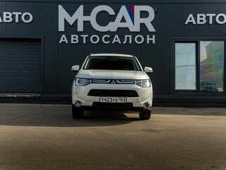 2013 Mitsubishi Outlander III, белый, 1295000 рублей, вид 2