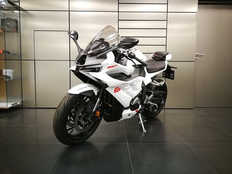 2026 Voge RR500S, белый, 687000 рублей, вид 2