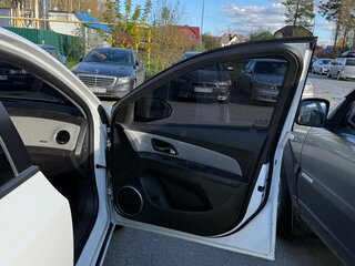 2013 Chevrolet Cruze I Рестайлинг, белый, 750000 рублей, вид 3