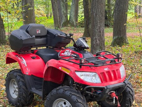 2011 Arctic Cat 700 Series, красный, 360000 рублей, вид 3