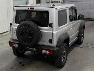 2023 Suzuki Jimny Sierra IV, серебристый, 2190000 рублей, вид 4