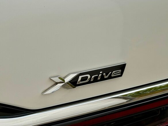 2021 BMW 7 серии Long 740Li xDrive VI (G11/G12) Рестайлинг, белый, 8900000 рублей - вид 11