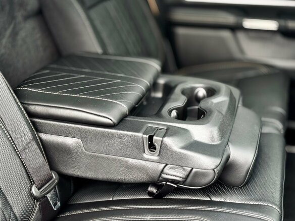2026 Ram 1500 Crew Cab V Рестайлинг, синий, 9828000 рублей - вид 19