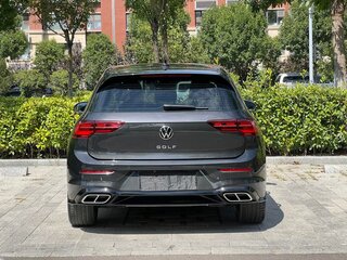 2022 Volkswagen Golf VIII, чёрный, 1587000 рублей, вид 5