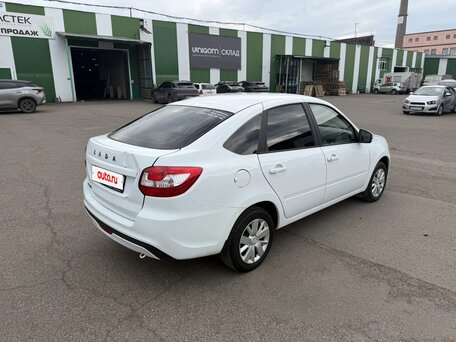 2023 Lada (ВАЗ) Granta I Рестайлинг, белый, 690000 рублей, вид 4