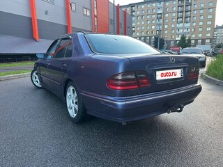 2001 Mercedes-Benz E-Класс 270 II (W210, S210) Рестайлинг, фиолетовый, 200000 рублей, вид 4