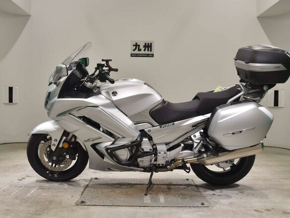 2016 Yamaha FJR1300, серебристый, 1099000 рублей