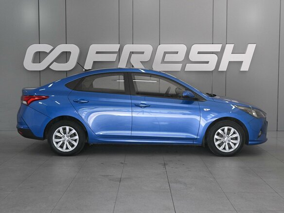 2020 Hyundai Solaris II Рестайлинг, синий, 1659000 рублей - вид 4