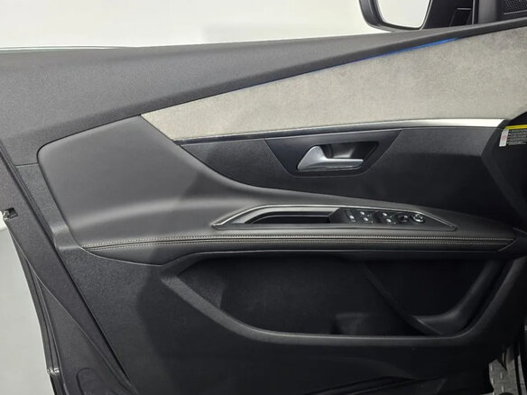 2021 Peugeot 5008 II Рестайлинг, серый, 2420000 рублей - вид 6