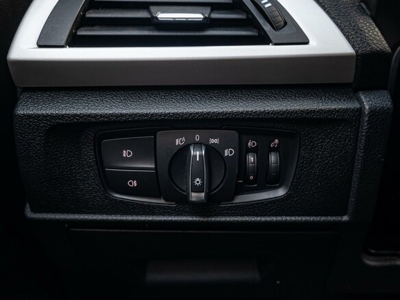 2015 BMW 1 серии 118i II (F20/F21) Рестайлинг, белый - вид 20