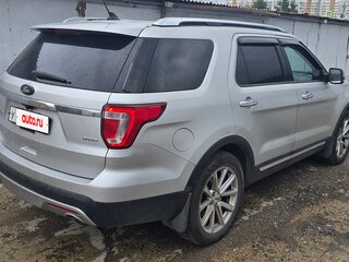 2017 Ford Explorer V Рестайлинг, серебристый, 2350000 рублей, вид 5