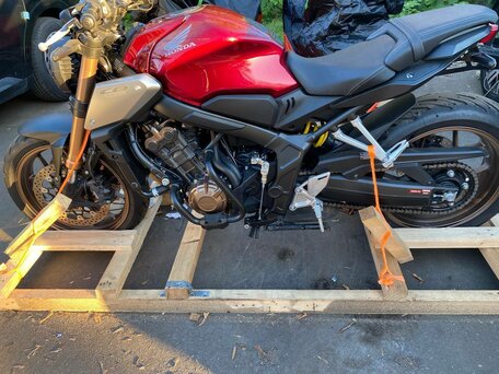 2019 Honda CB 650R, красный, 790999 рублей, вид 4