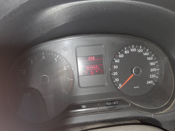 2010 Volkswagen Polo V, серый, 560000 рублей - вид 4