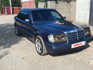 1991 Mercedes-Benz W124 260, синий, 600000 рублей, вид 2