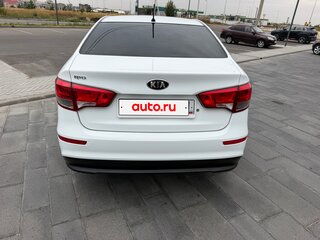 2016 Kia Rio III Рестайлинг, белый, 815000 рублей, вид 5