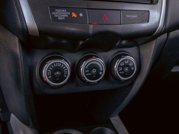 2012 Mitsubishi ASX I Рестайлинг, белый, 1295000 рублей - вид 14