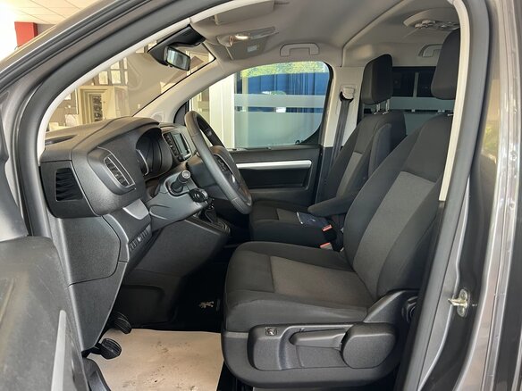 2022 Peugeot Traveller Compact I, серый, 3350000 рублей - вид 9