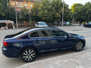 2019 Volkswagen Passat B8, синий, 1790000 рублей, вид 4