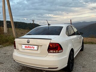 2017 Volkswagen Polo V Рестайлинг, белый, 899000 рублей, вид 5