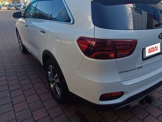 2019 Kia Sorento III Prime Рестайлинг, белый, 4100000 рублей, вид 4