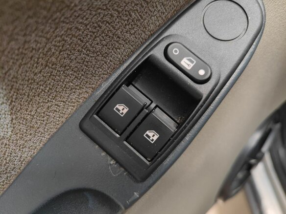 2010 Lada (ВАЗ) Kalina I, серебристый - вид 12