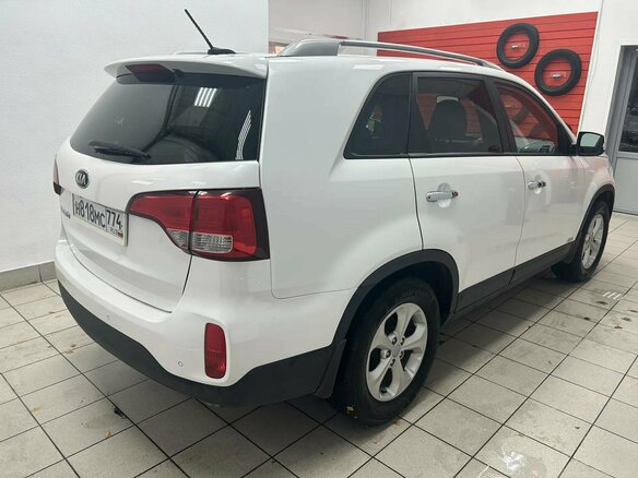 2019 Kia Sorento II Рестайлинг, белый, 1900000 рублей - вид 3