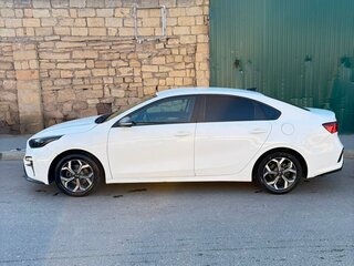 2018 Kia Forte III, белый, 1300000 рублей, вид 3