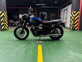 2023 Triumph Bonneville T100, синий, 1075000 рублей, вид 2