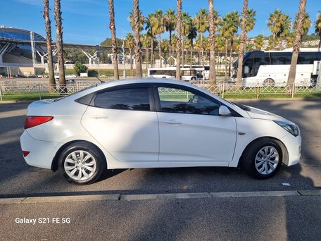 2016 Hyundai Solaris I Рестайлинг, белый, 650000 рублей, вид 2