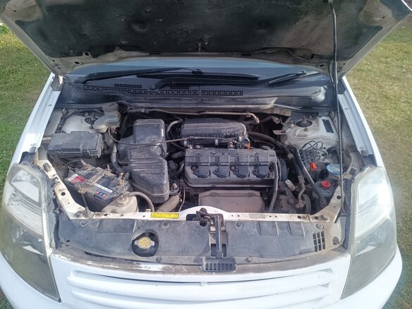 2002 Honda Stream I, белый, 380000 рублей - вид 9