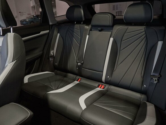 2026 Geely Atlas II, чёрный, 3909990 рублей - вид 26
