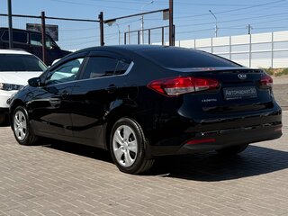 2017 Kia Cerato III Рестайлинг (Classic), чёрный, 1449990 рублей, вид 4
