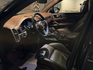 2018 Porsche Cayenne Turbo III, чёрный, 7800000 рублей, вид 4