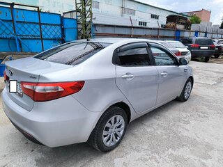 2013 Kia Rio 5-speed III, серебристый, 465000 рублей, вид 3
