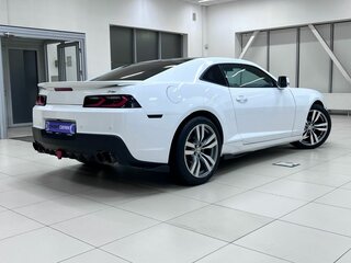 2013 Chevrolet Camaro V Рестайлинг, белый, 1999000 рублей, вид 4