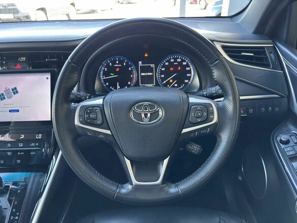 2018 Toyota Harrier III (XU60) Рестайлинг, белый, 2999900 рублей - вид 18