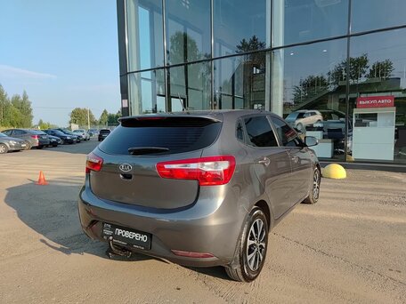 2012 Kia Rio 5-speed III, серый, 648000 рублей, вид 5
