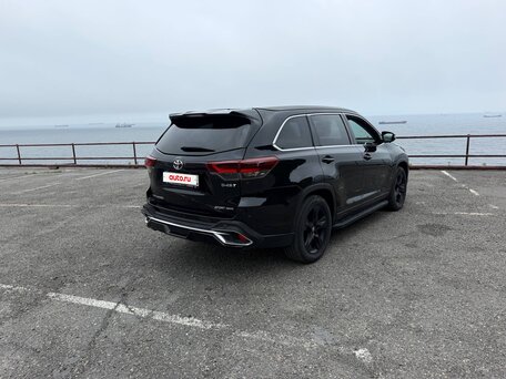 2020 Toyota Highlander III (XU50) Рестайлинг, чёрный, 3500000 рублей, вид 4